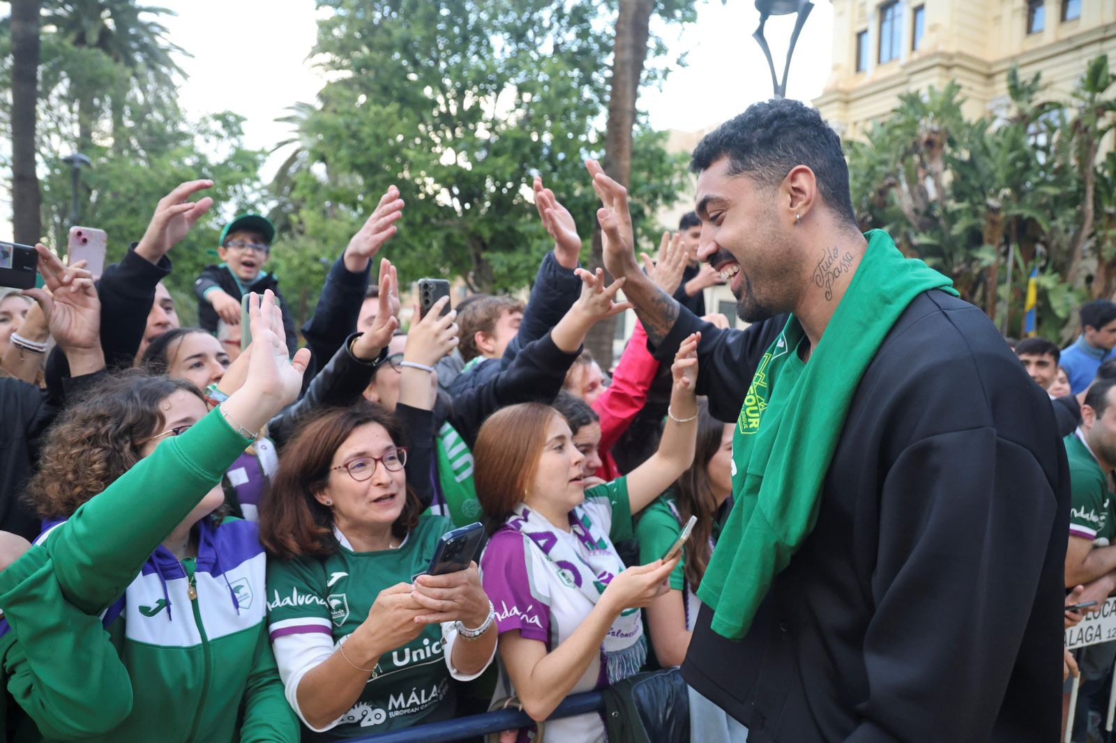 El Unicaja celebra en las calles de Málaga el título de la BCL