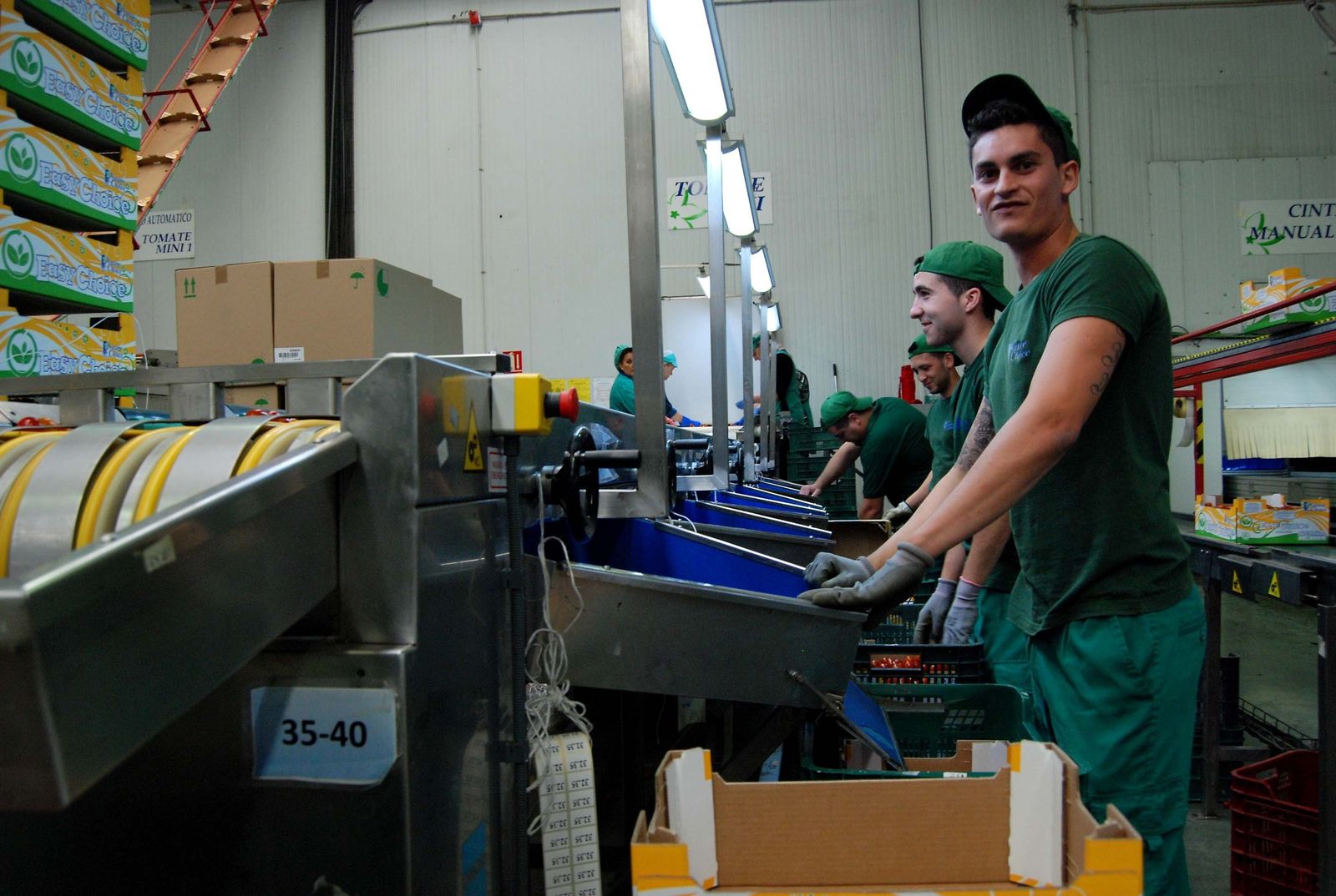 Operarios de Nature Choice.