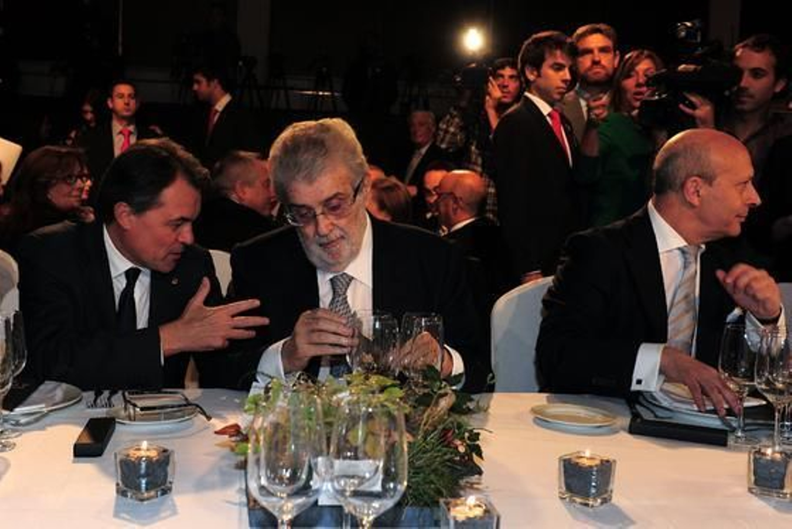 La cena de entrega de los Premios Planeta de 2012, a la que acudieron Artur Mas y el ministro Wert, vino precedida de las rotundas declaraciones de Lara contra la independencia de Cataluña./ Lluis Gené