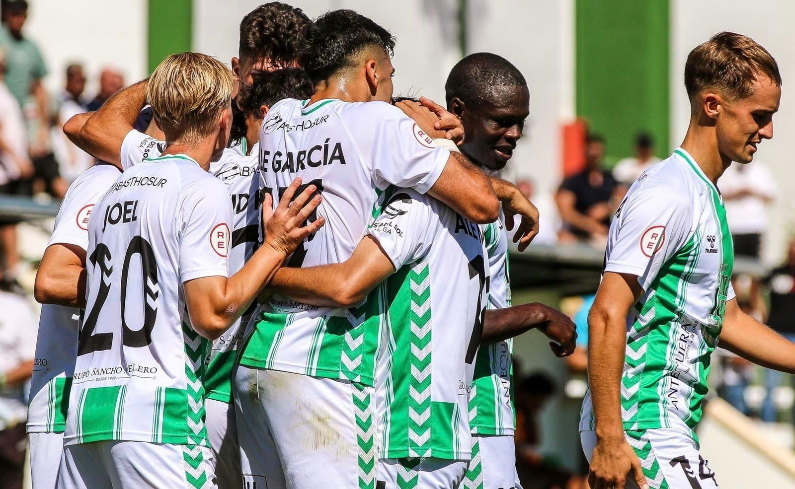 El Antequera celebra un gol El Antequera celebra un gol