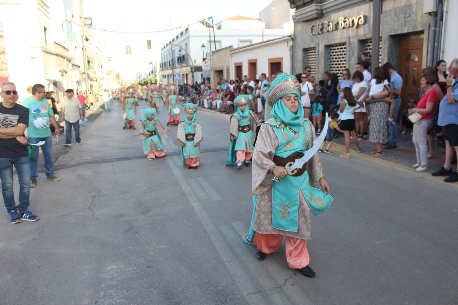 El desfile de Moros y Cristianos de Vera, en imágenes