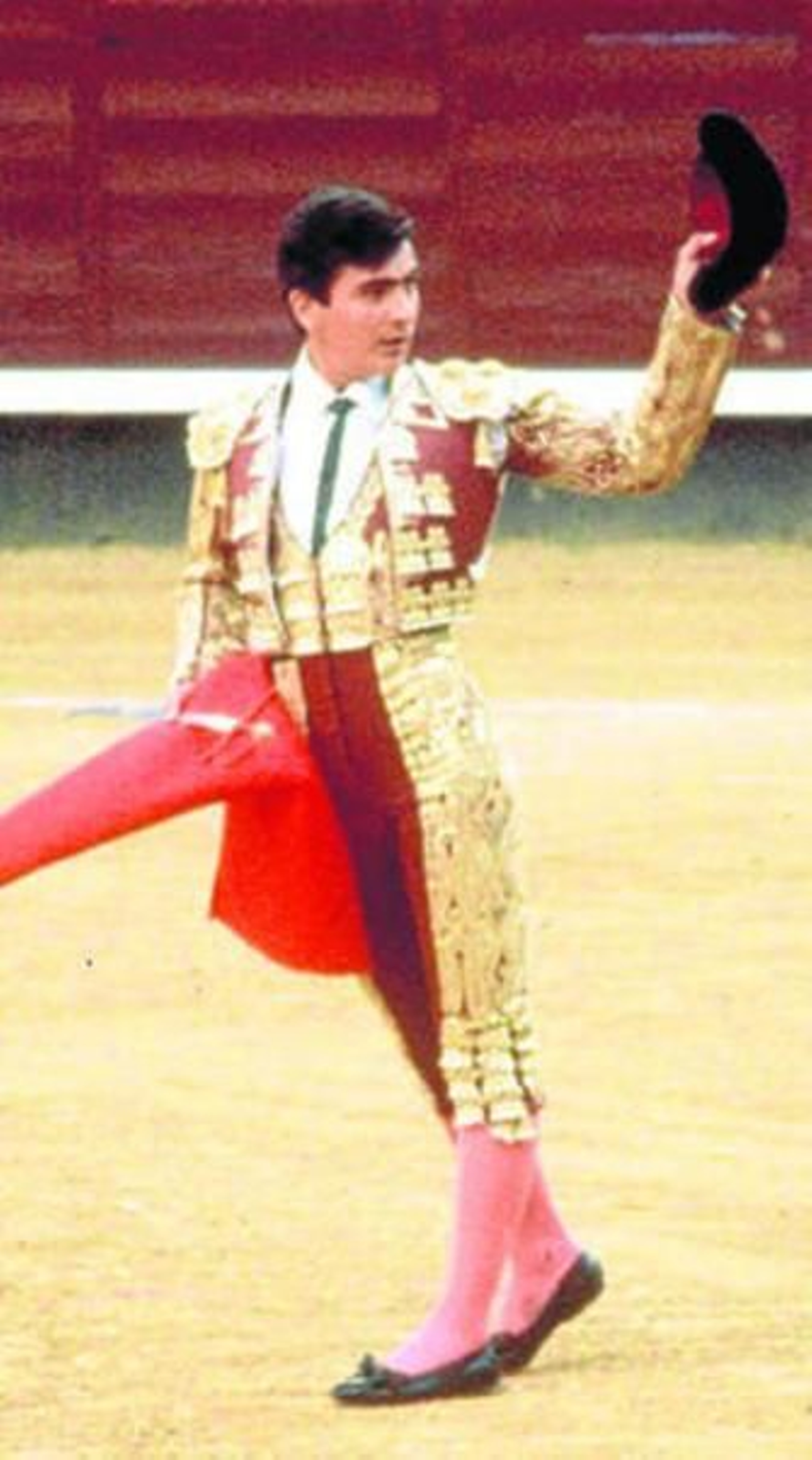 José Cubero 'Yiyo', en un brindis a los aficionados.