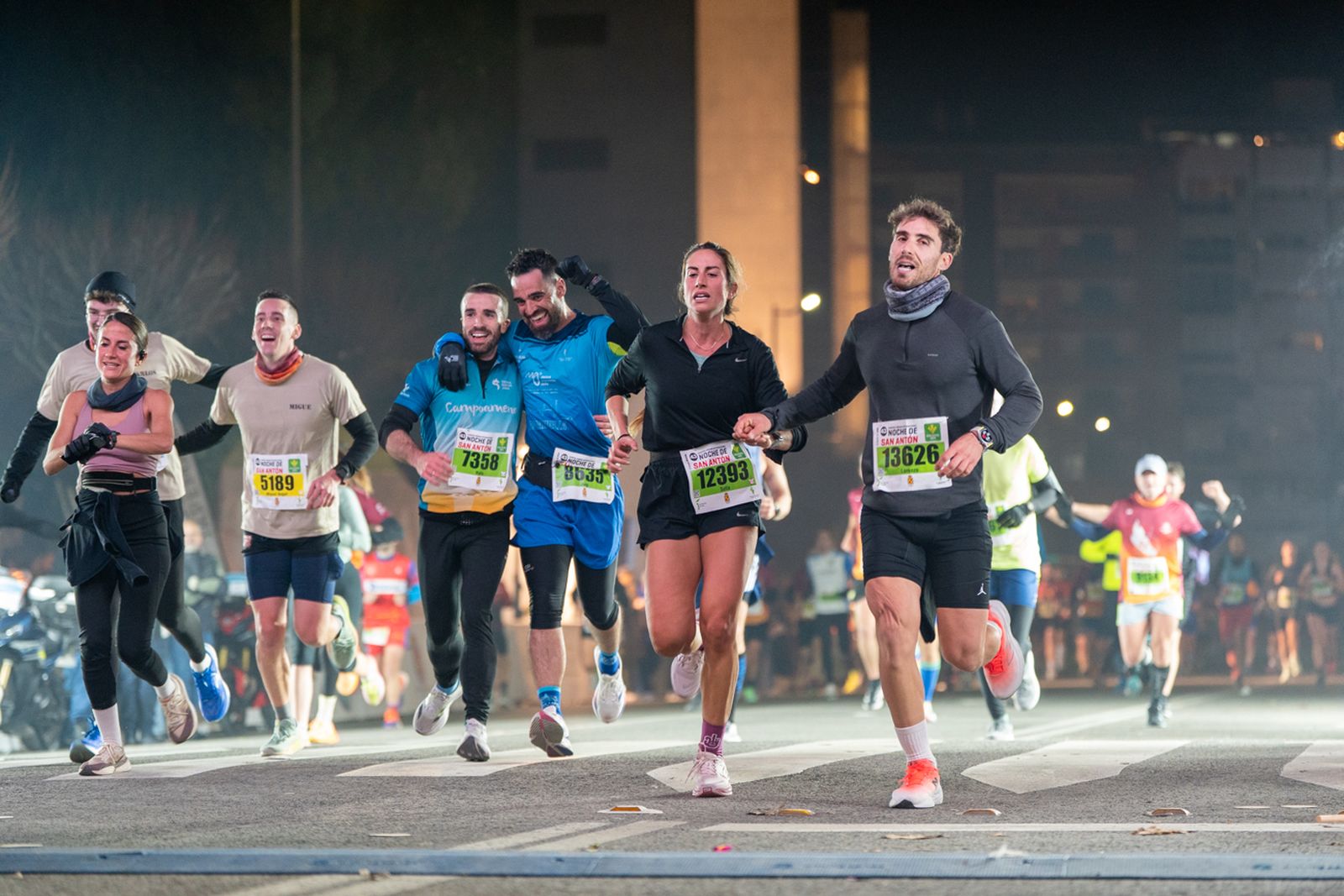En imágenes: búscate en tu llegada a meta de la Carrera de San Antón 2026 (8)
