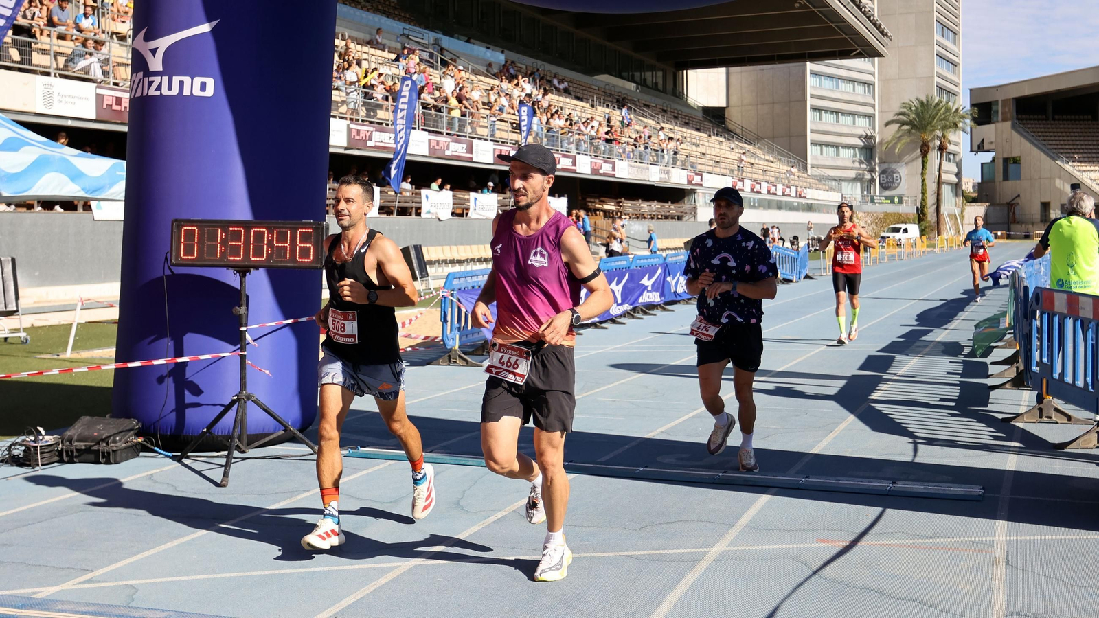 Búscate en la Media Maratón de Jerez 2025 (6)