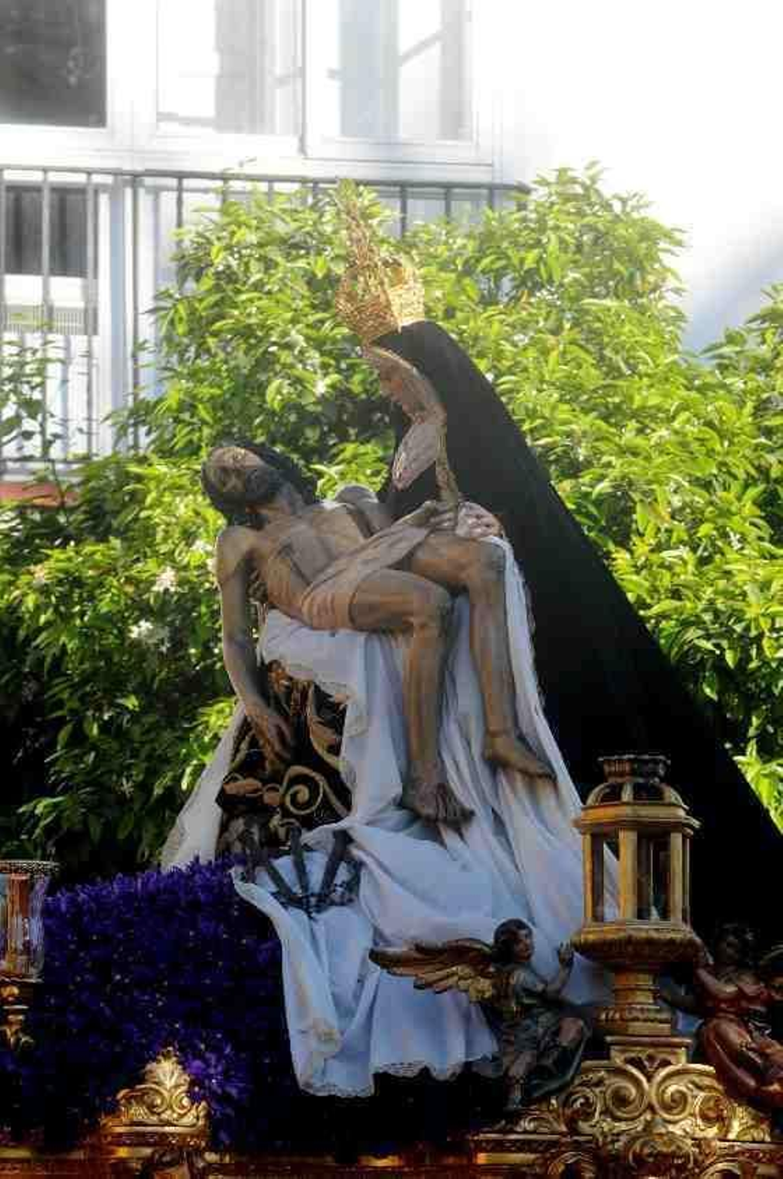 La Virgen y su Hijo lucieron como nuevos tras su restauración

Foto: Manuel Aranda