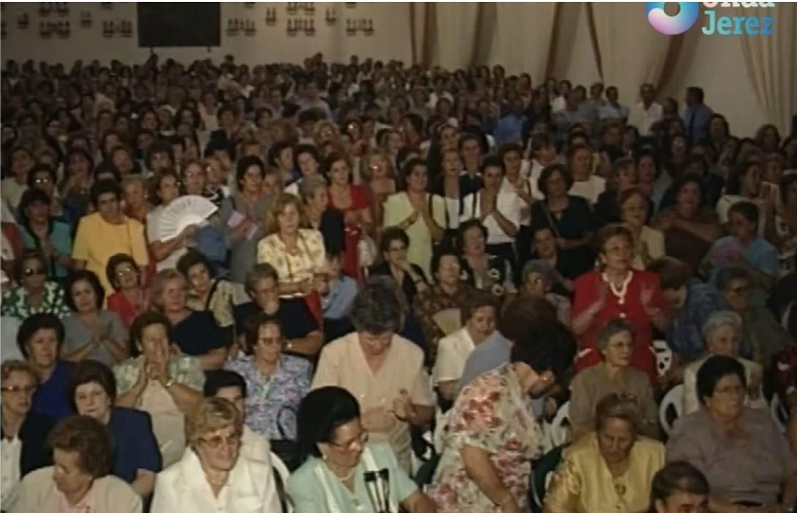 Imagen de la grabación de Onda Jerez del encuentro de mujeres en homenaje a Miriam Fernández.