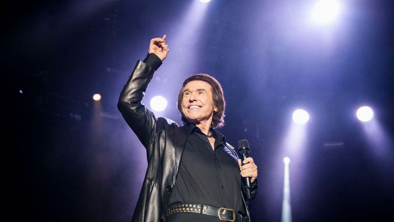 Raphael (Linares, 1943), en uno de sus últimos conciertos.