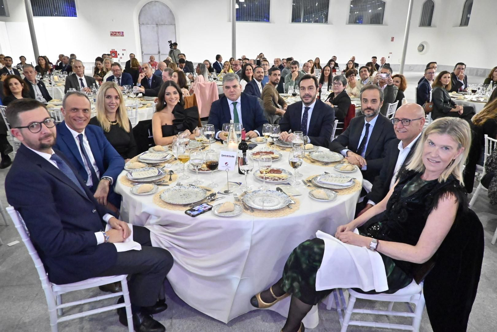 Imágenes de los invitados a la gala de los  37 premios Onubenses del Año