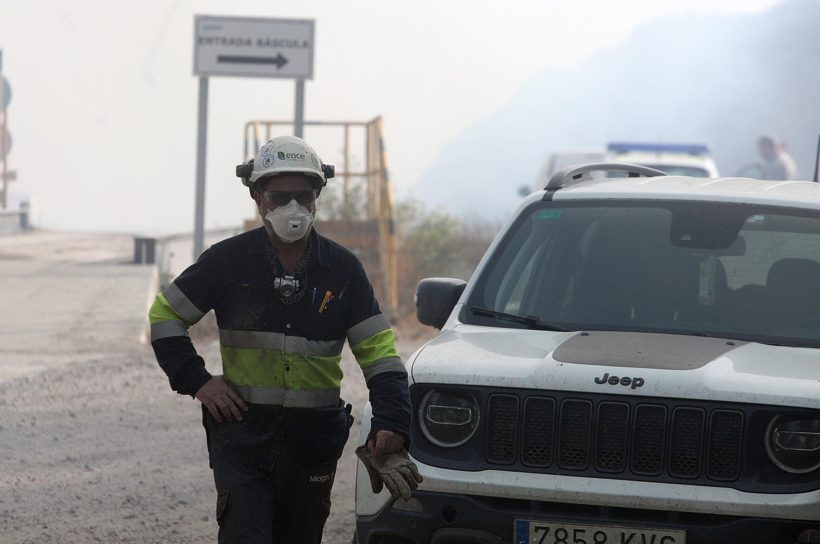 Uno de los efectivos que trabajaba en el control del incendio.