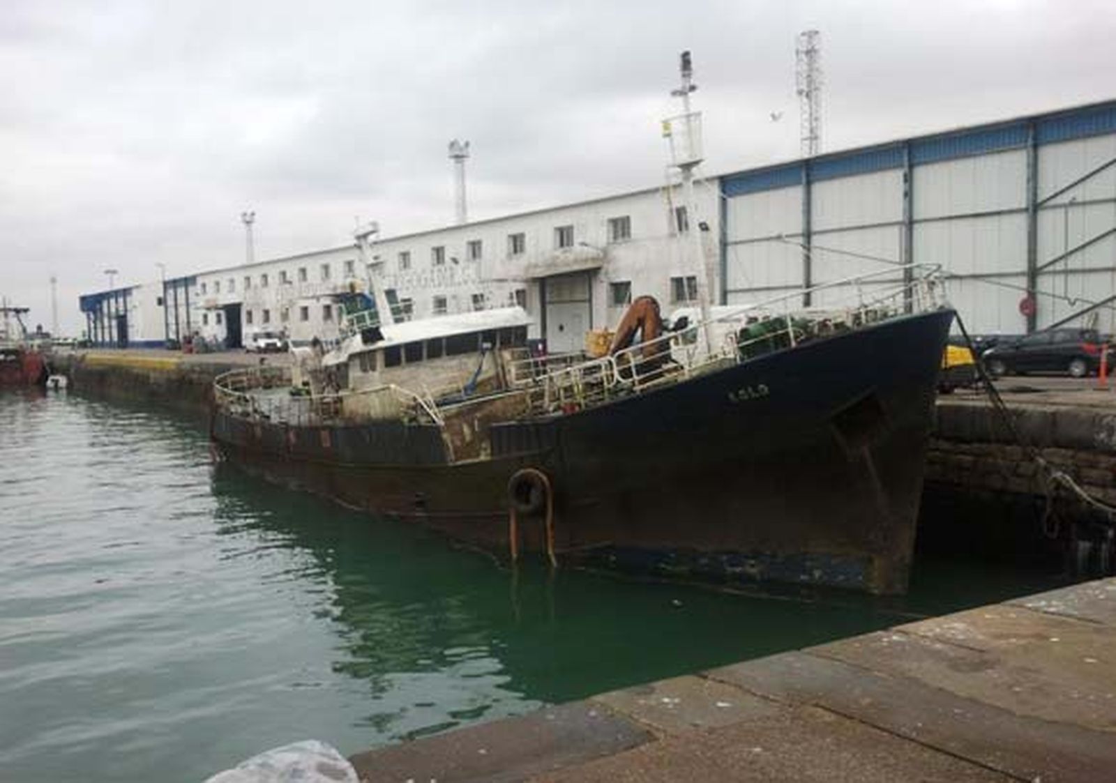 La Autoridad Portuaria reflota de forma subsidiaria el buque Lolo