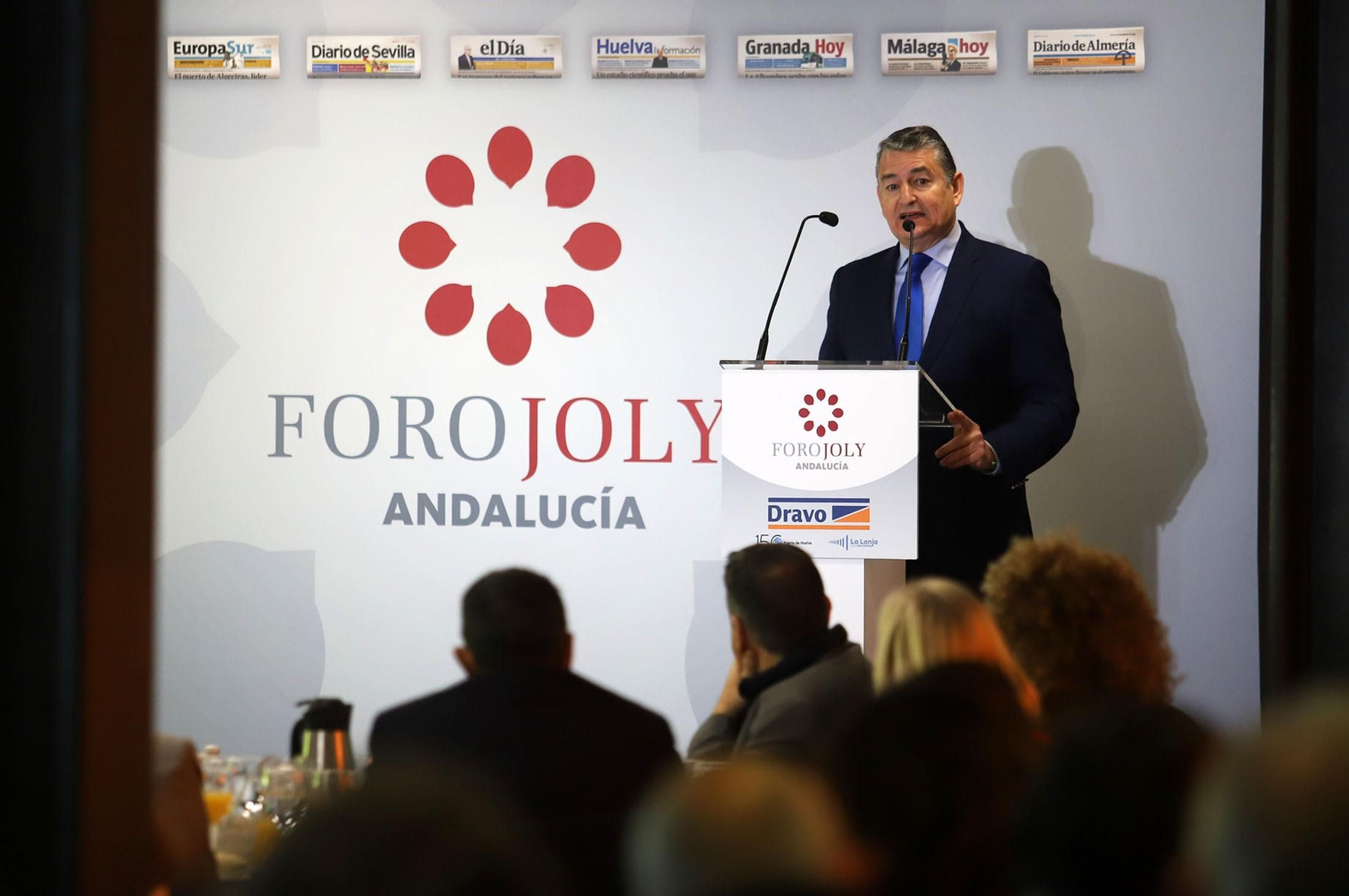 Imágenes del desayuno-coloquio con Antonio Sanz en el Foro Joly Andalucía celebrado en la Lonja de la Innovación del Puerto de Huelva