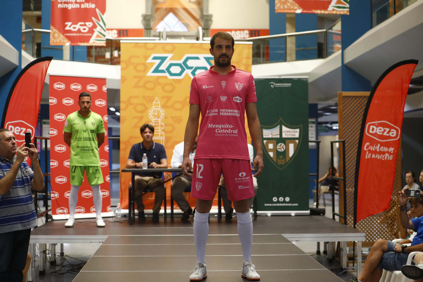 La presentación de las nuevas equipaciones del Córdoba Futsal, en imágenes