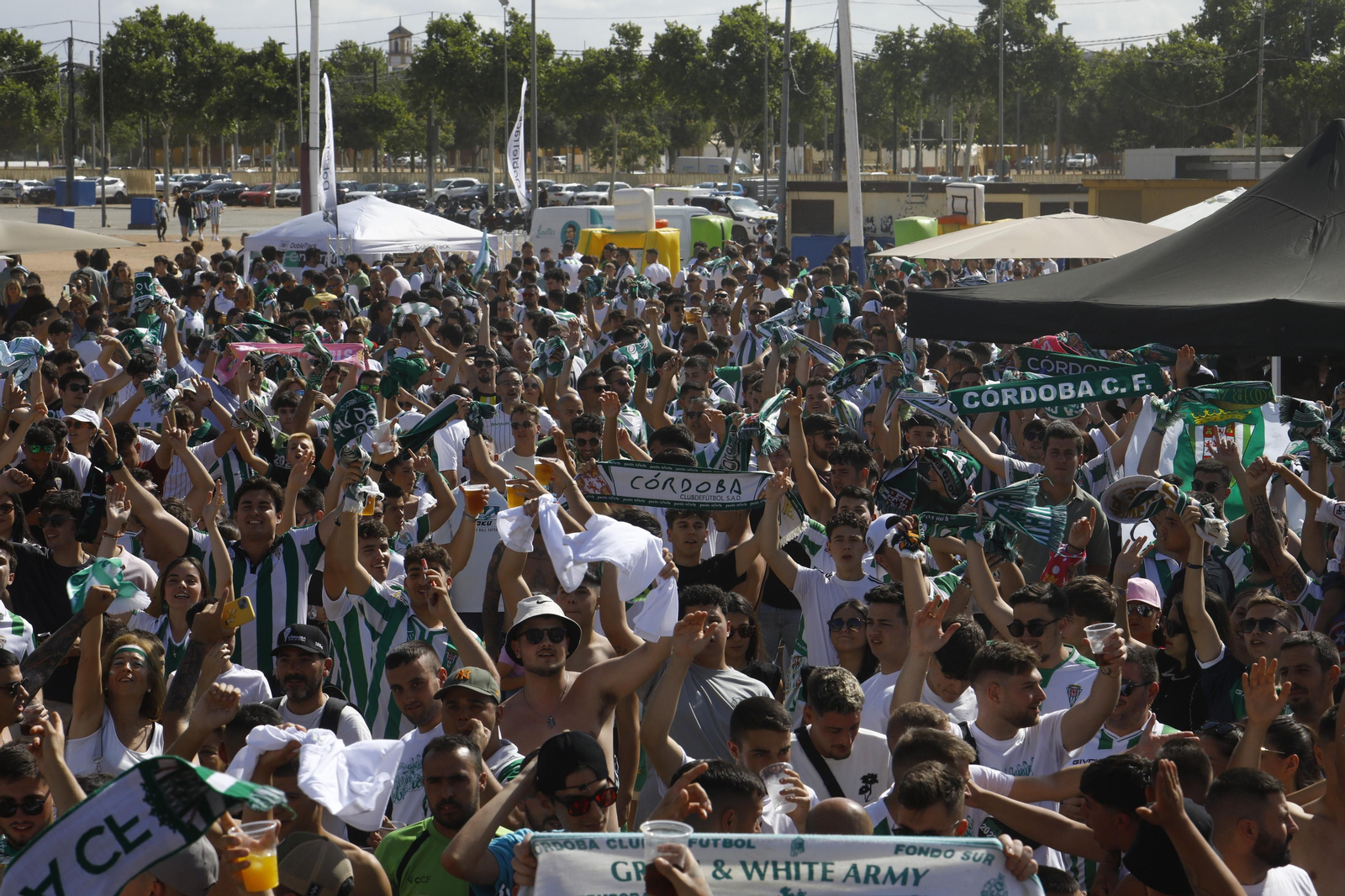 Las mejores fotos de la 'Fan Zone' del Córdoba CF antes del partido ante la Ponferradina