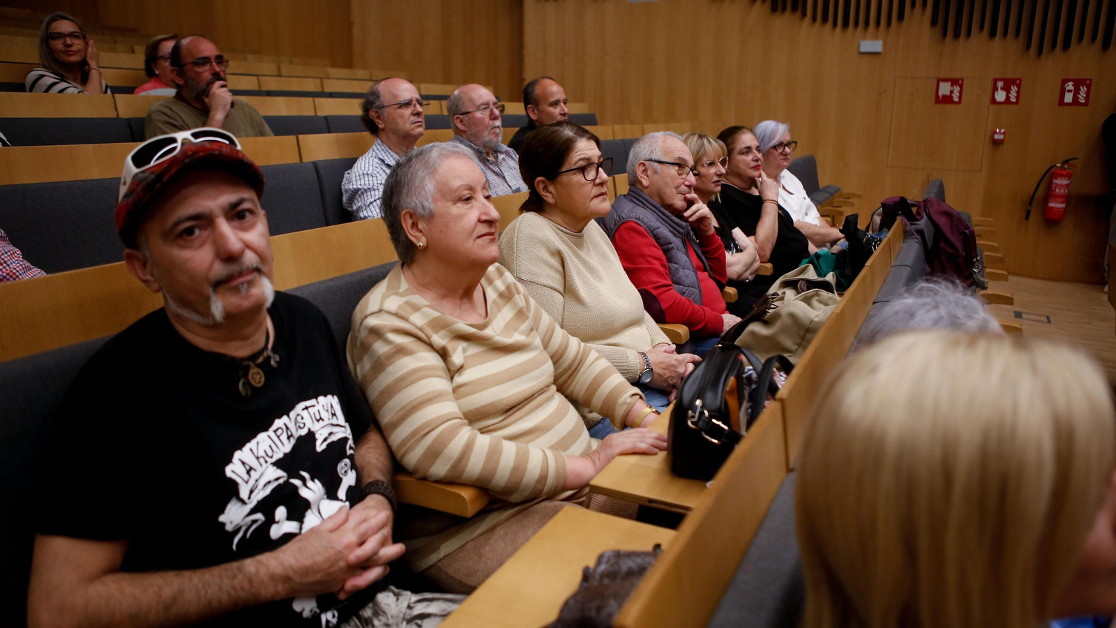 Fotos de la exposición y conferencia sobre el movimiento obrero en el Campo de Gibraltar