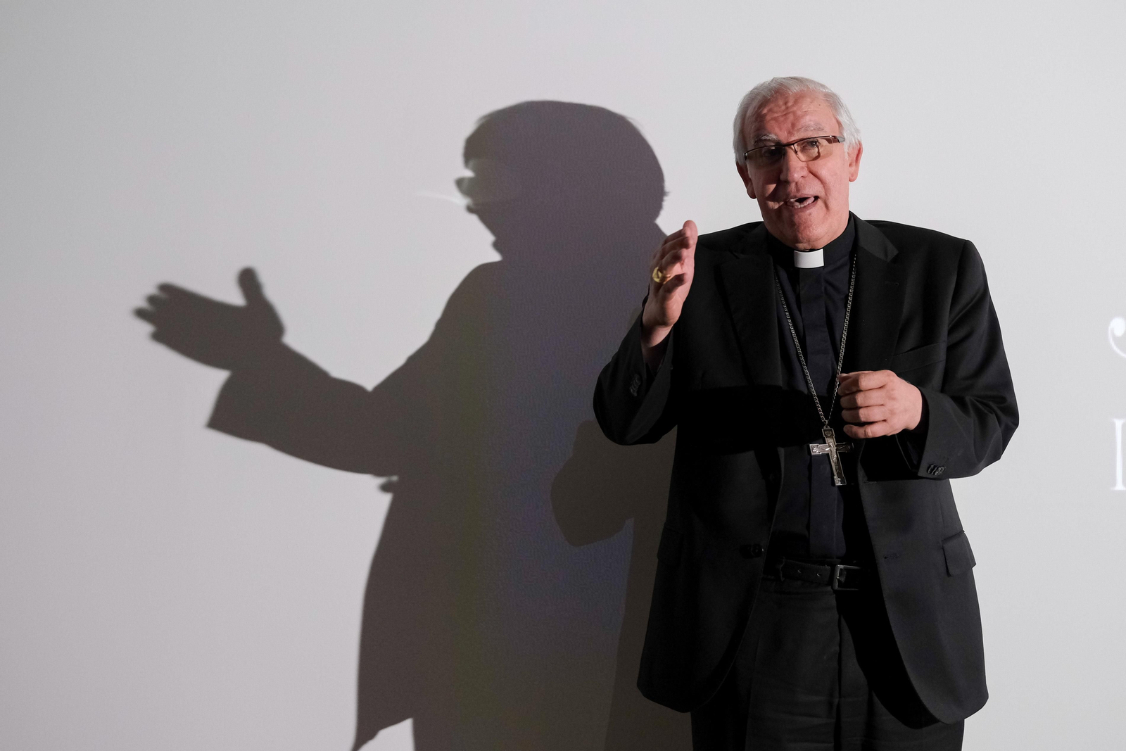 Presentación del proyecto expositivo "Huella de lo Sagrado" en la parroquia del Salvador