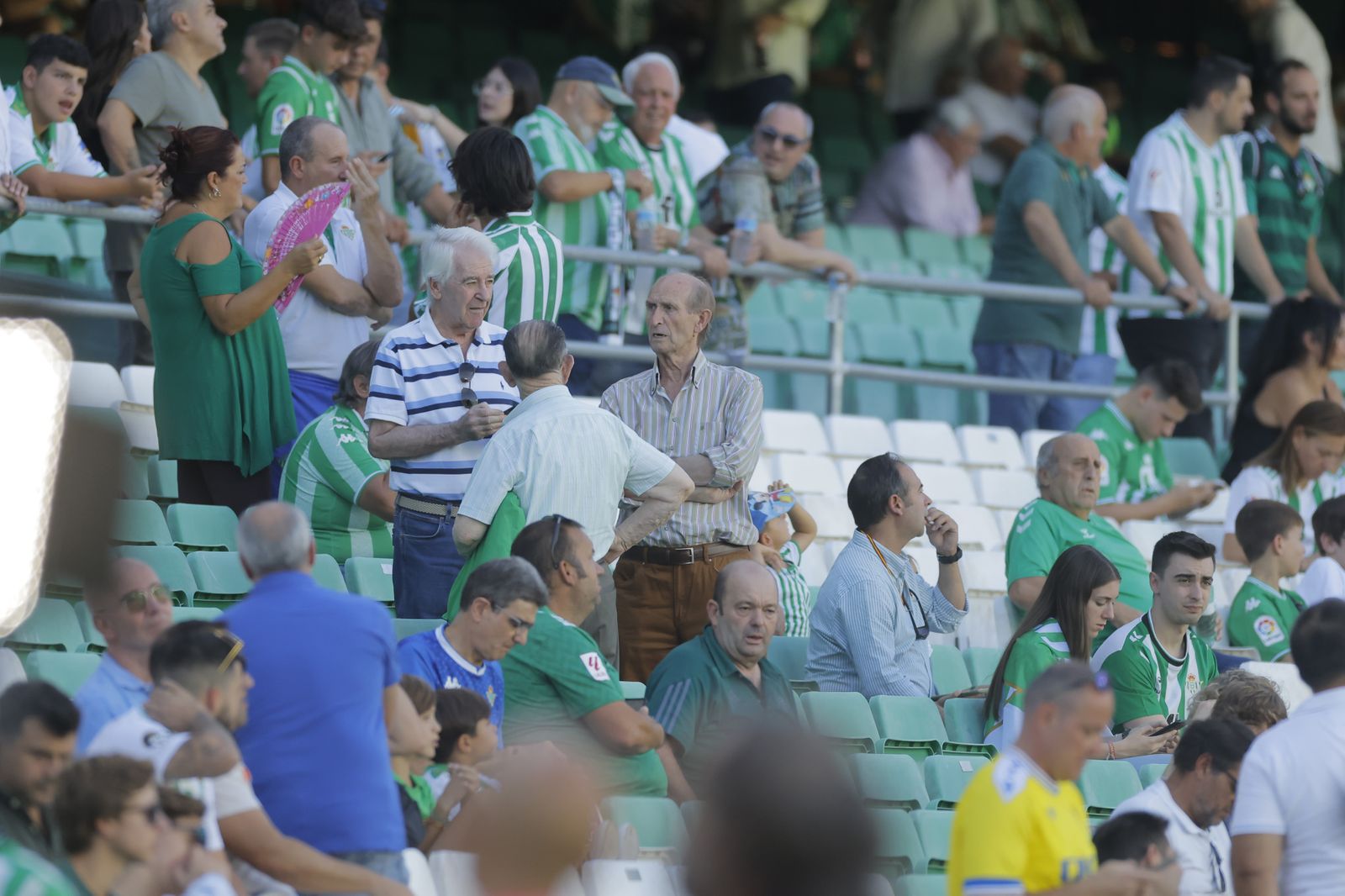 Búscate en las fotos del Betis-Cádiz