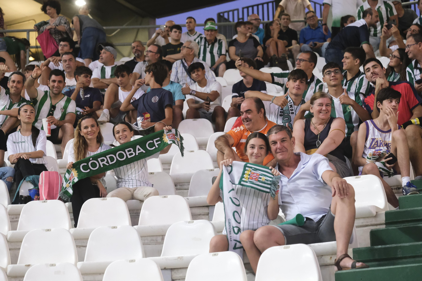 Las mejores fotos del ambiente en El Arcángel para el Córdoba CF - Ibiza