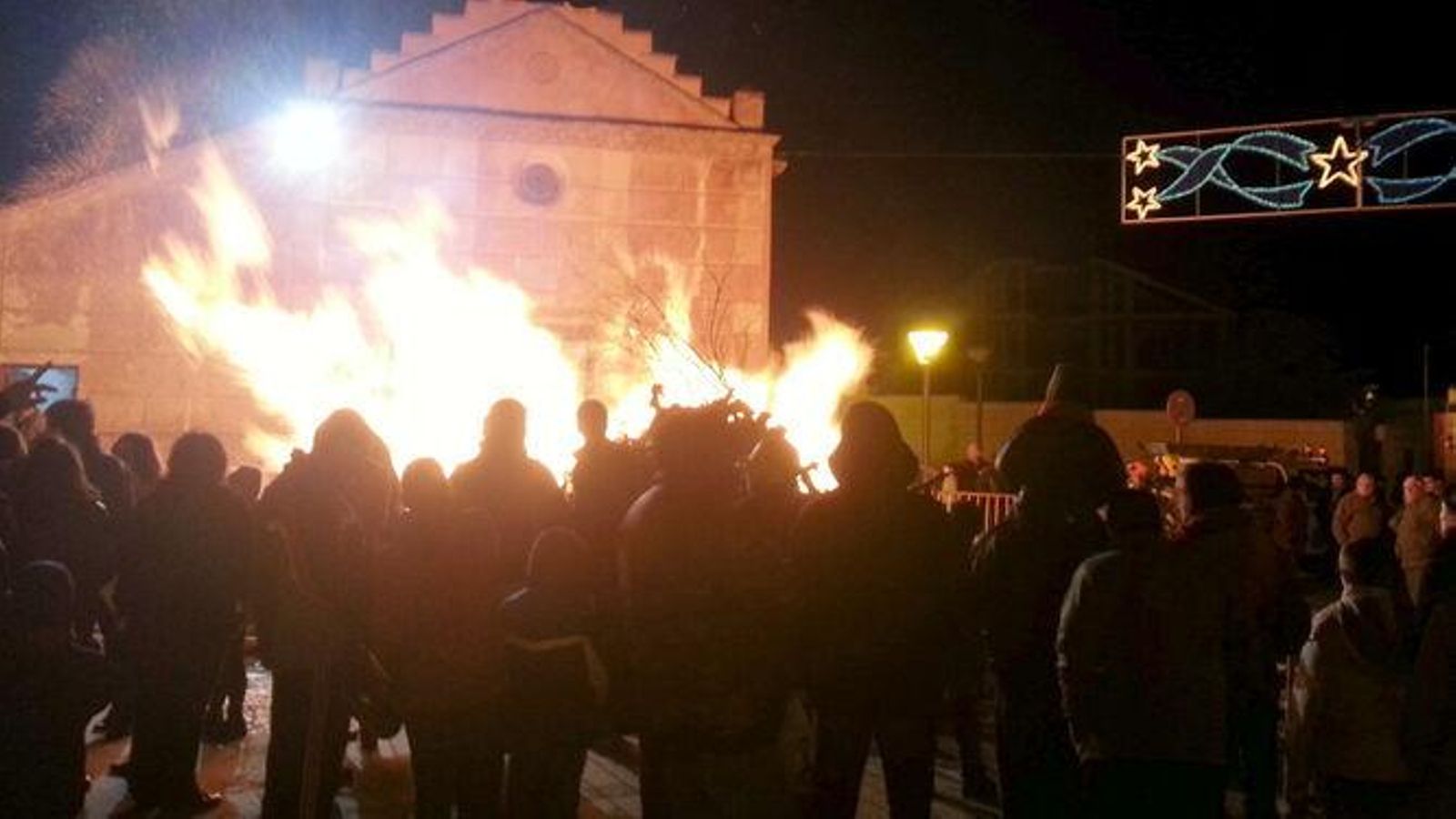 En Níjar las hogueras y los chisperos son una tradición.