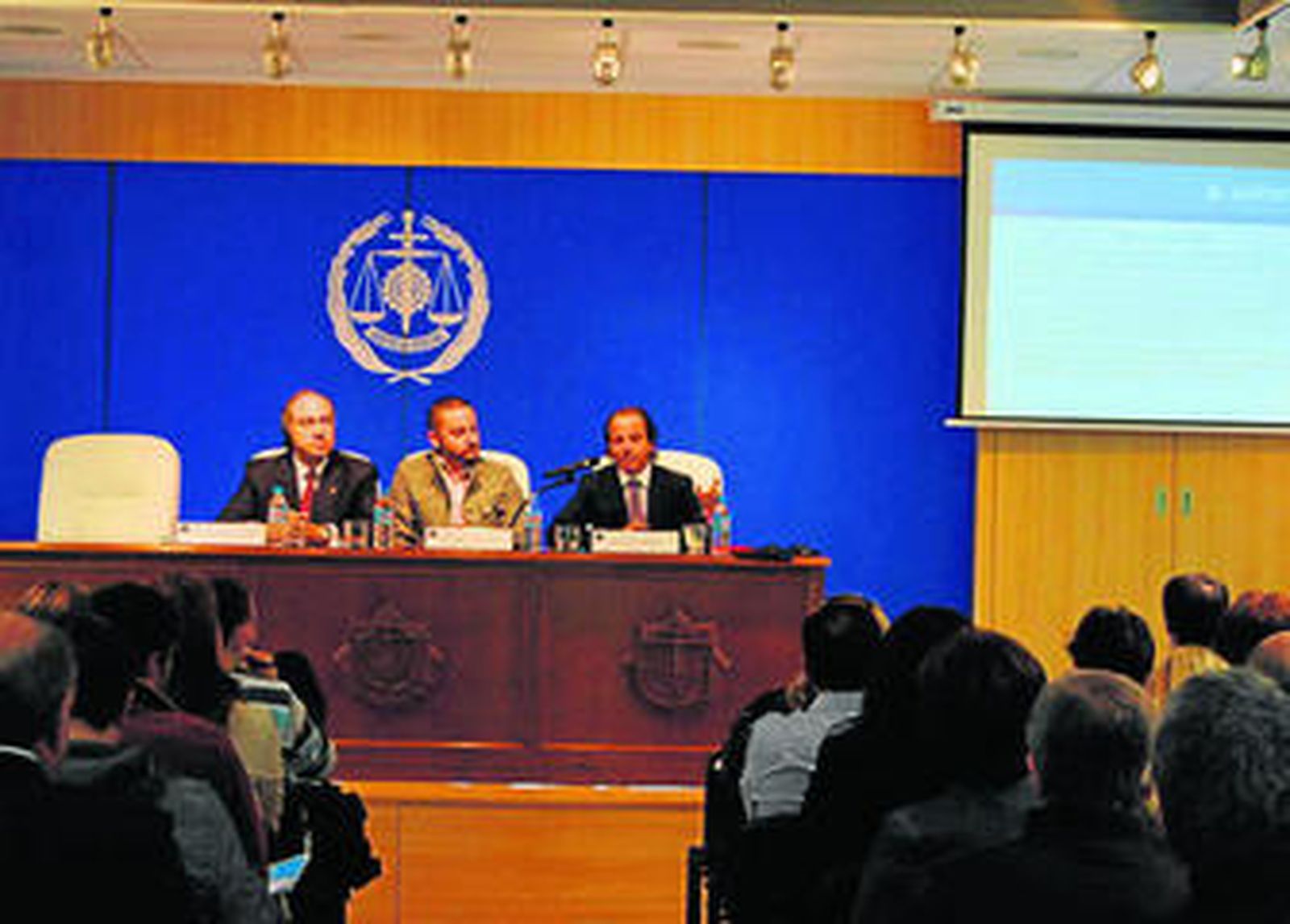 Pascual Sánchez, Miguel Ángel Tortosa y Jorge Vilanova, en la inauguración de la jornada.