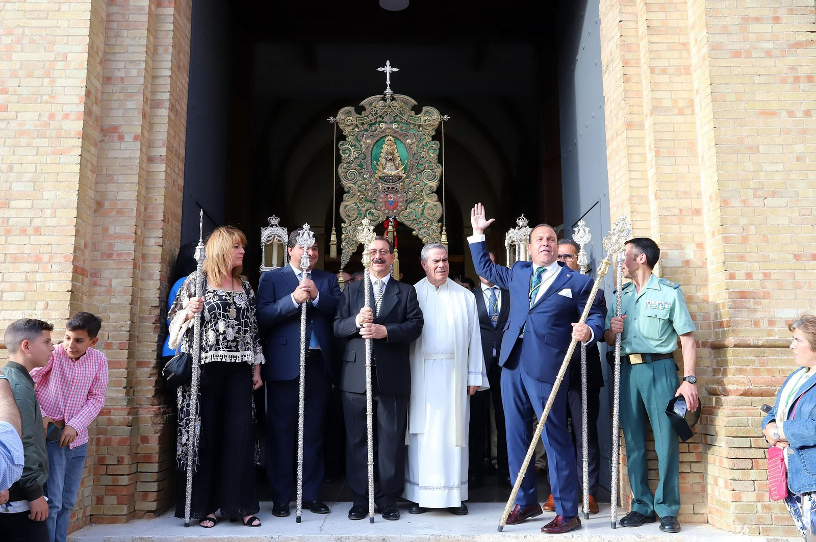 Imágenes de la función y traslado de la Hermandad del Rocío de Huelva