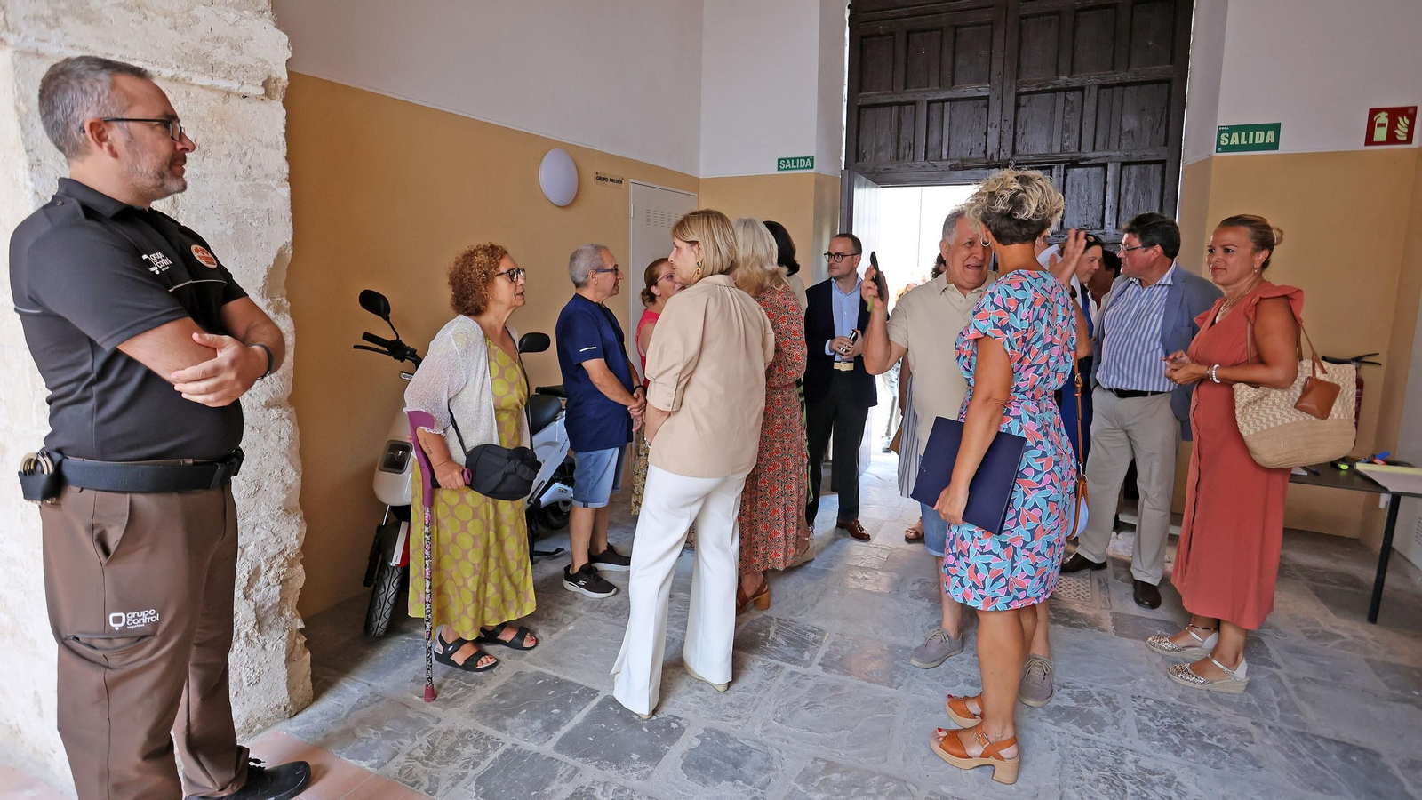 Visita a la rehabilitación de viviendas en calle Ramón de Cala en Jerez