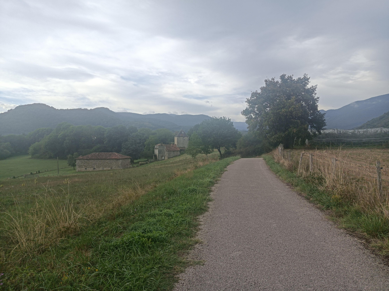 Por esta vía llegamos a Loures-Barousse