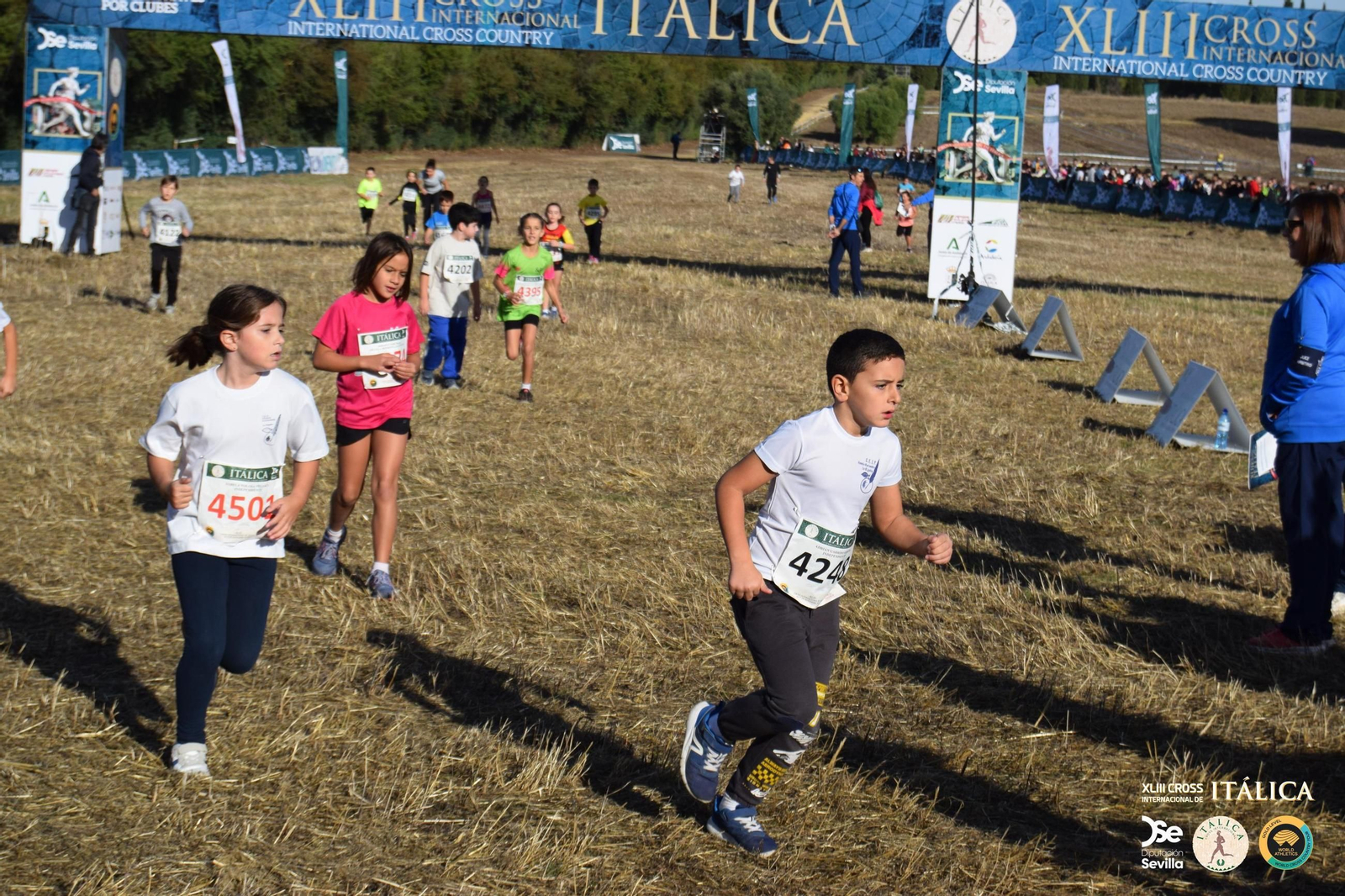 Búscate en las fotos del Cross de Itálica 2025 | 9