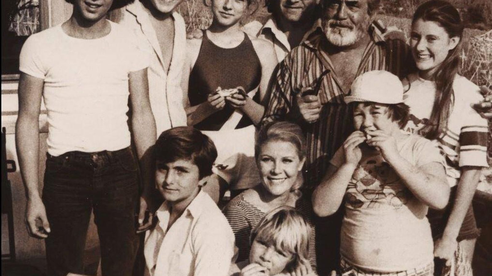 Volver a 'Verano azul' es volver a un verano eterno.