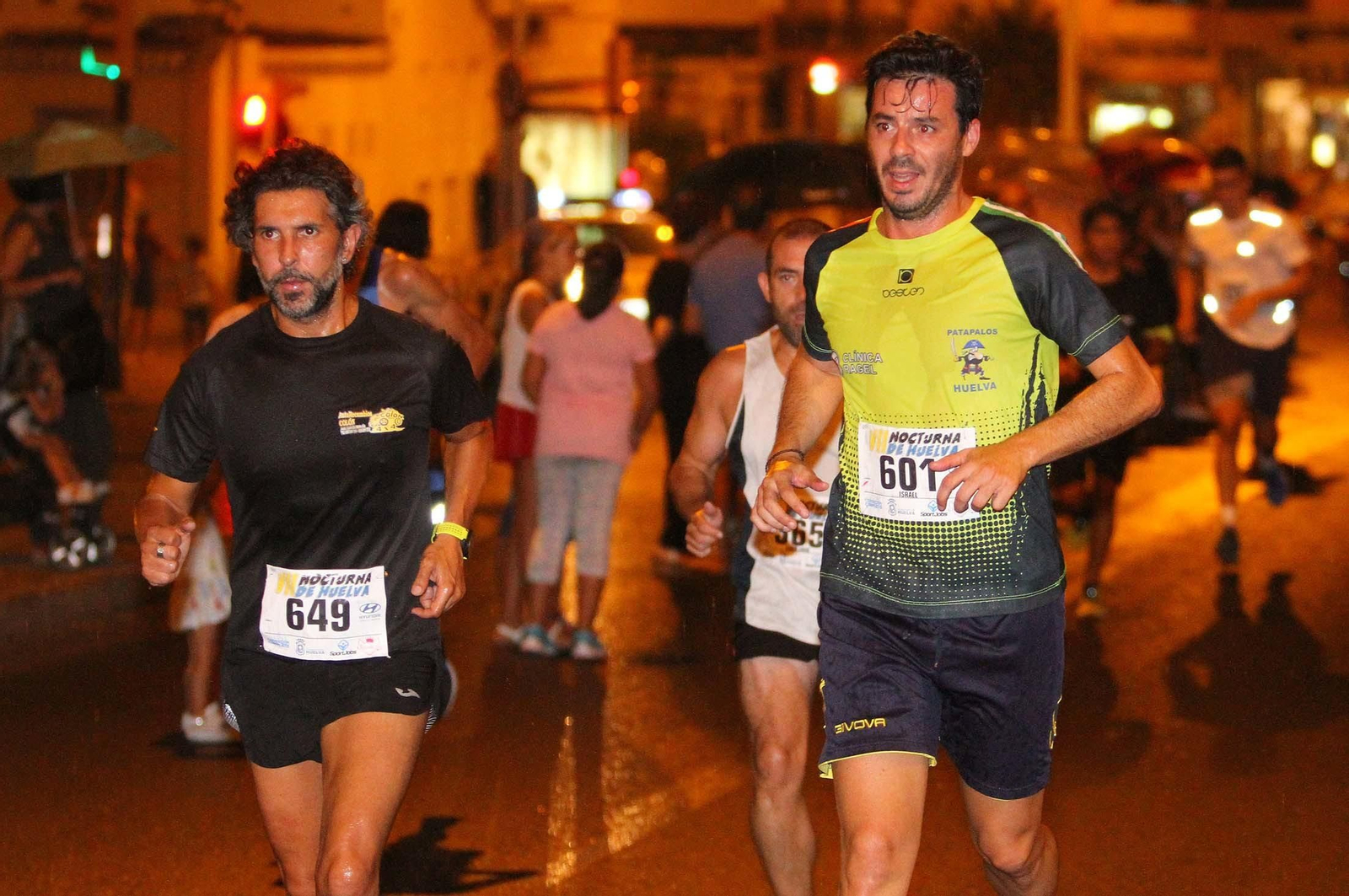 La VII Carrera Nocturna de Huelva en imágenes