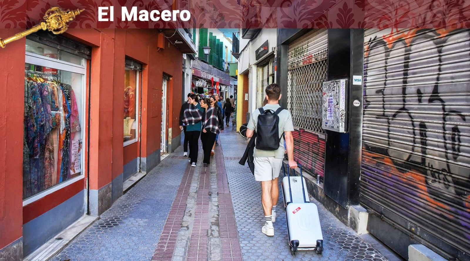 La Calle Regina, carente de papeleras hasta llegar a las 'setas'.