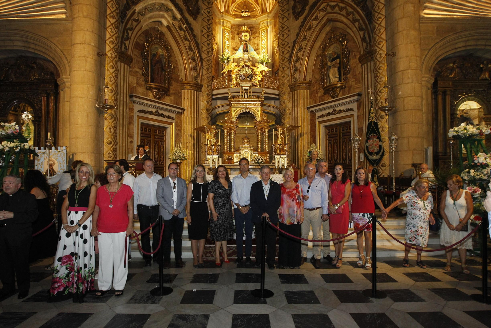 Fotogalería ofrenda floral a la Virgen del Mar. Feria de Almería 2019