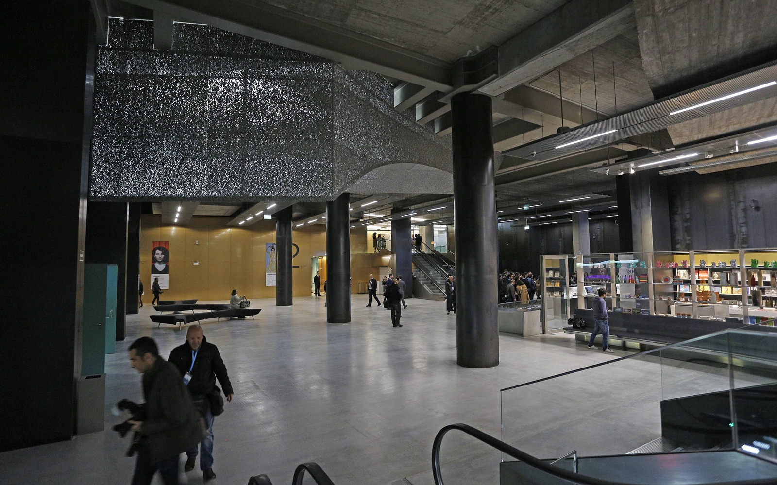 La inauguración del Caixafórum Sevilla