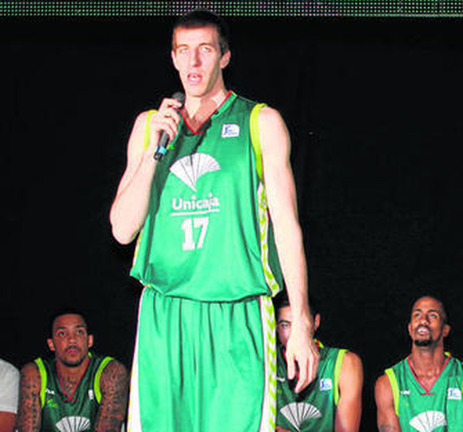 Fran Vázquez durante la presentación del equipo esta temporada.