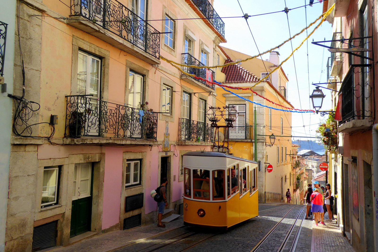 5. Lisboa (Portugal)