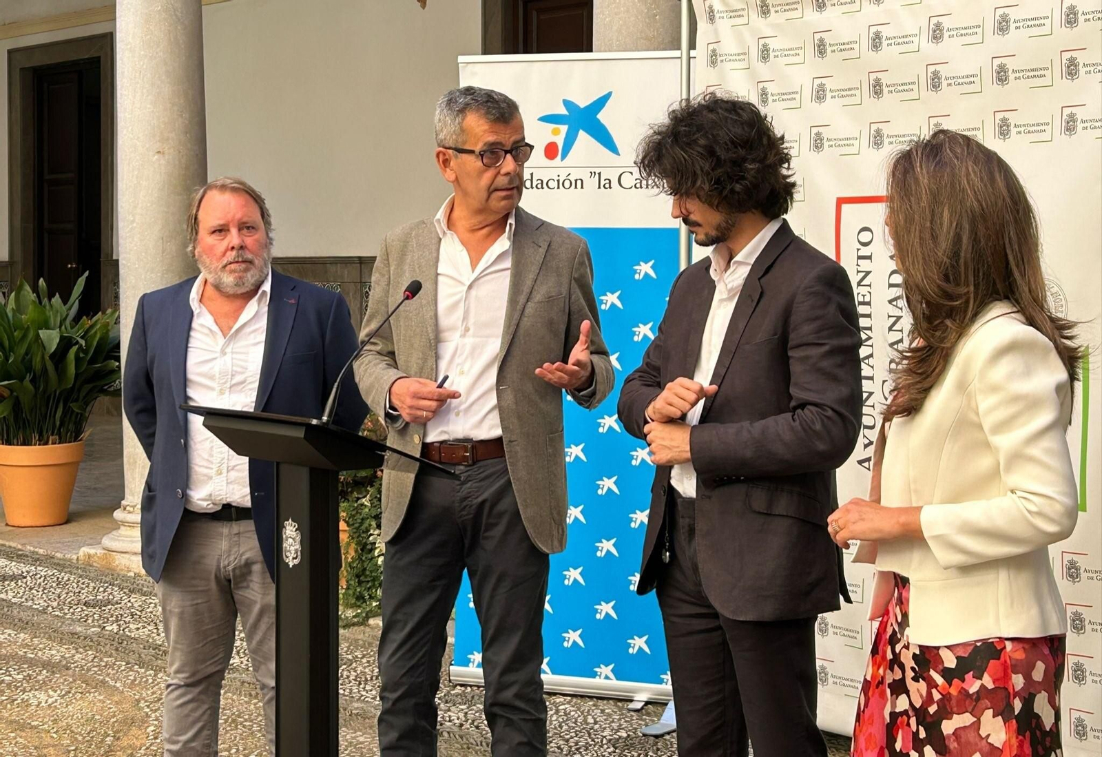 Foto de familia de la presentación del Festival de Música Sacra.
