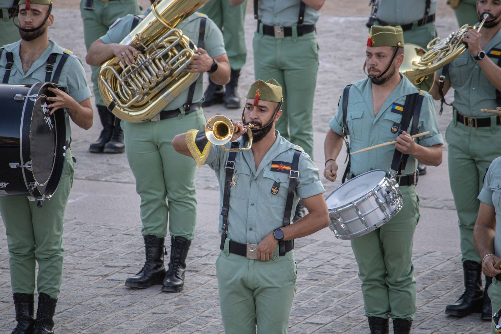 Las bandas de música se lucen antes del Día de las Fuerzas Armadas en Granada