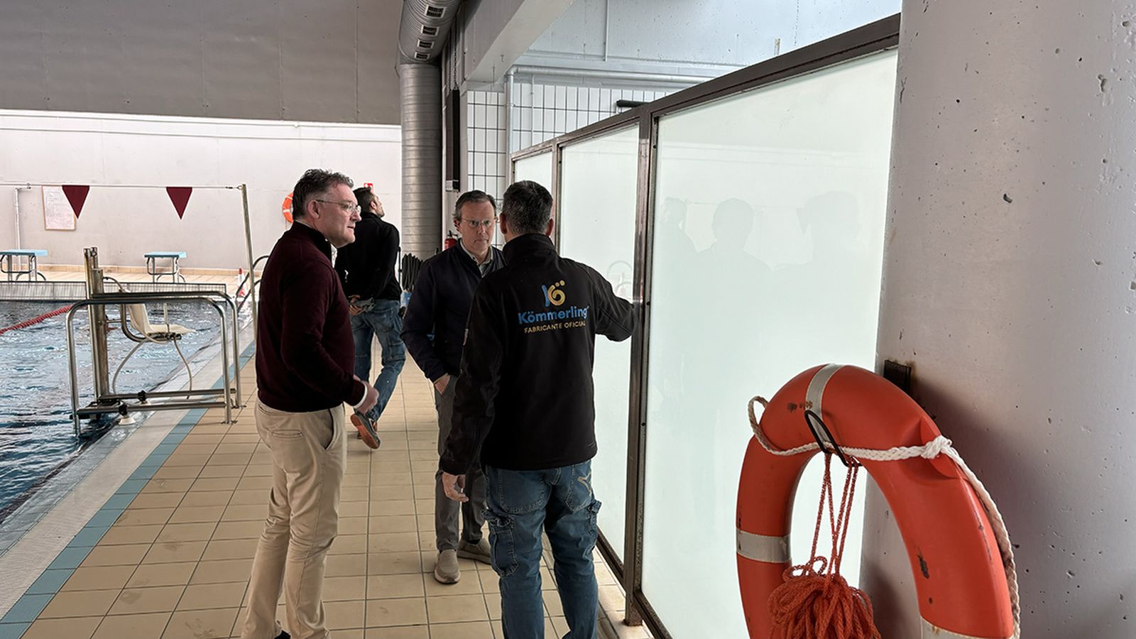 Así son las nuevas mamparas de la piscina de Berja.