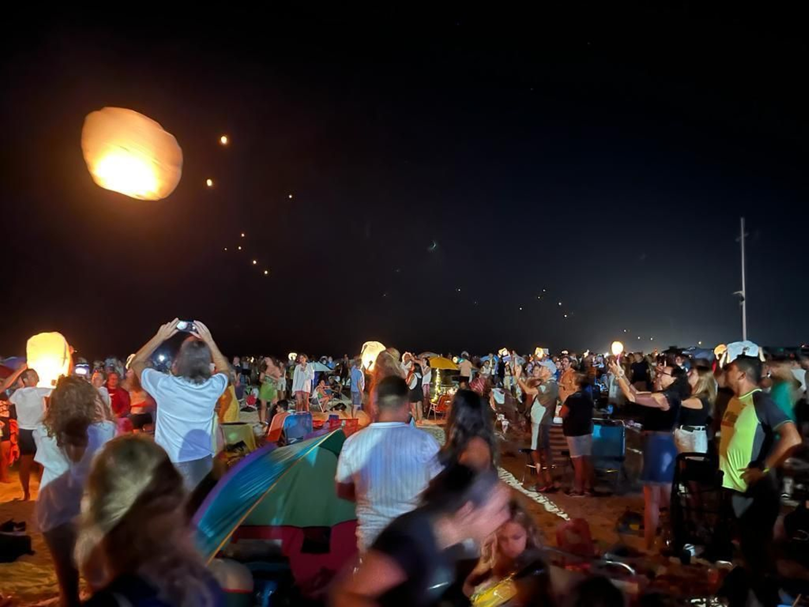 Así se vivió el 'See you sun' en la playa de Camposoto
