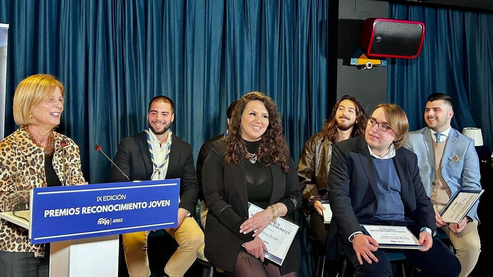 La alcaldesa, durante la entrega de los premios.