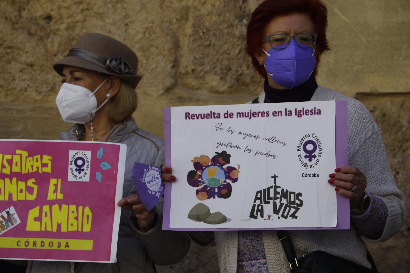 La Revuelta de Mujeres en la Iglesia de Córdoba se manifiestan para "tener voz y voto"