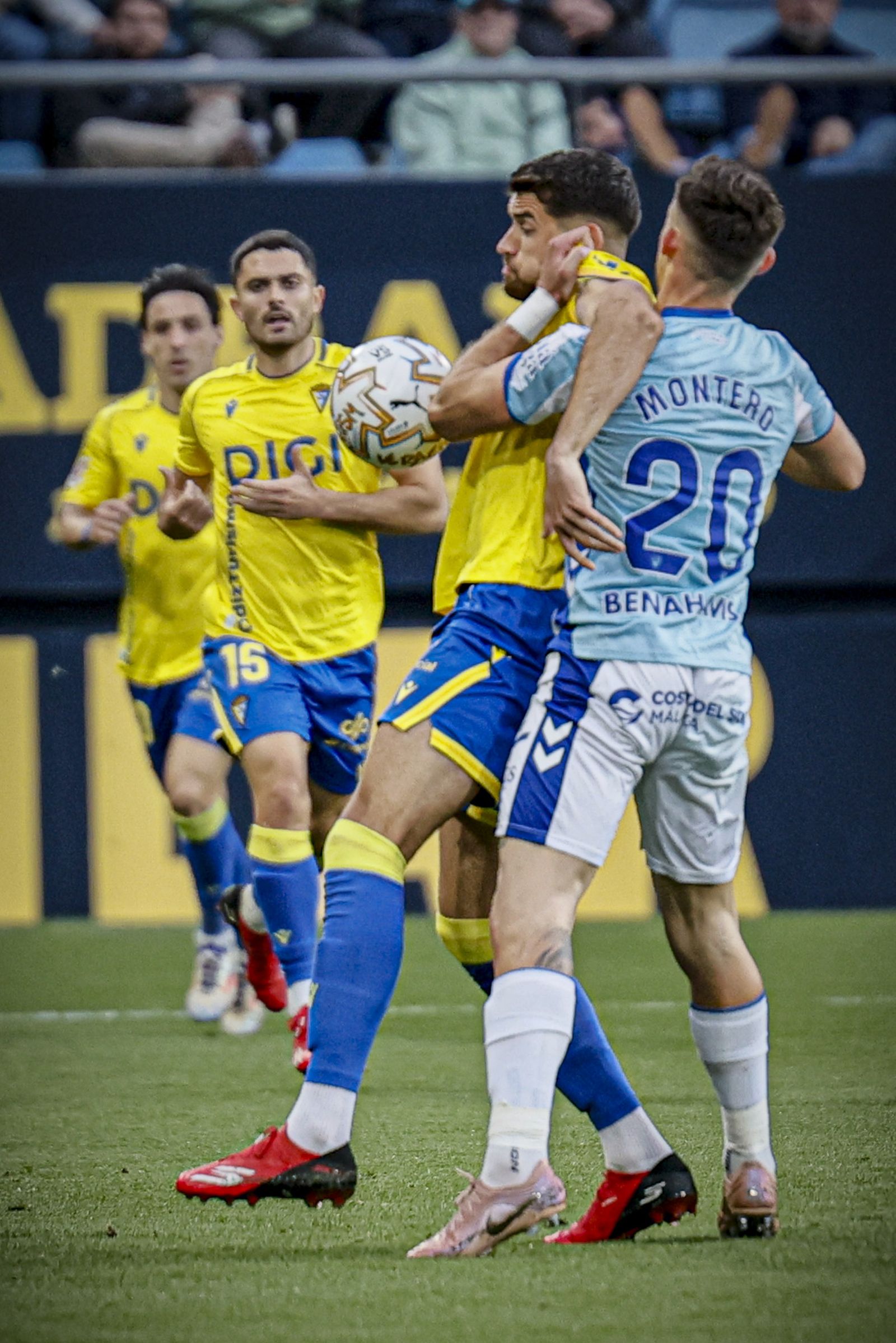 Labib Cf Las imágenes del partido de la Liga Hypermotion entre el Cádiz CF y el ...