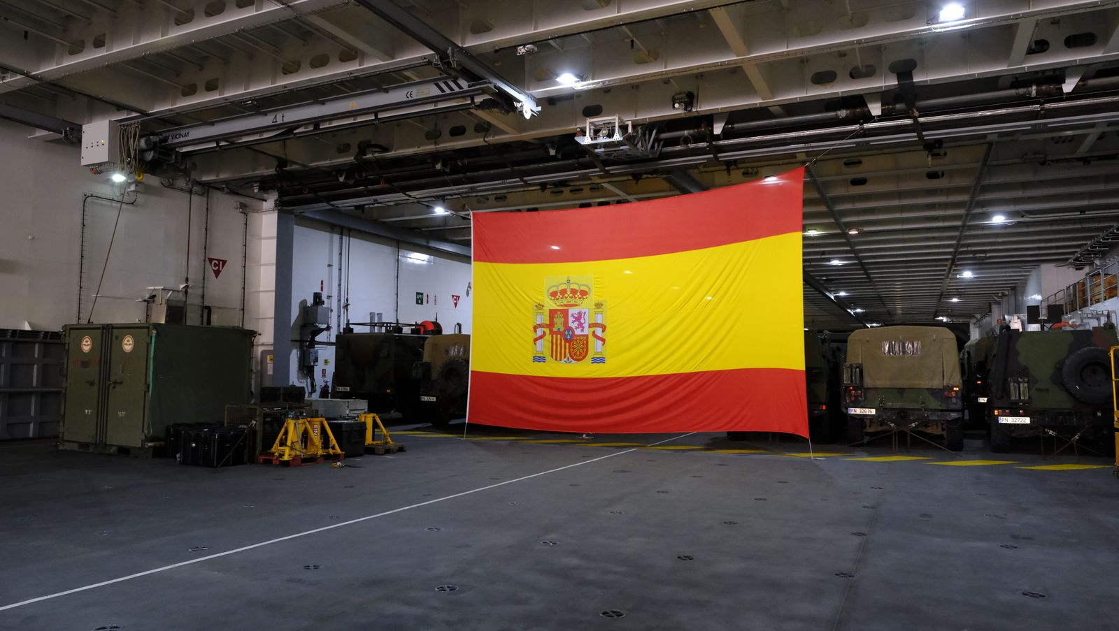 Fotogalería de la visita al portaaviones Juan Carlos I. Puerto de Almería.