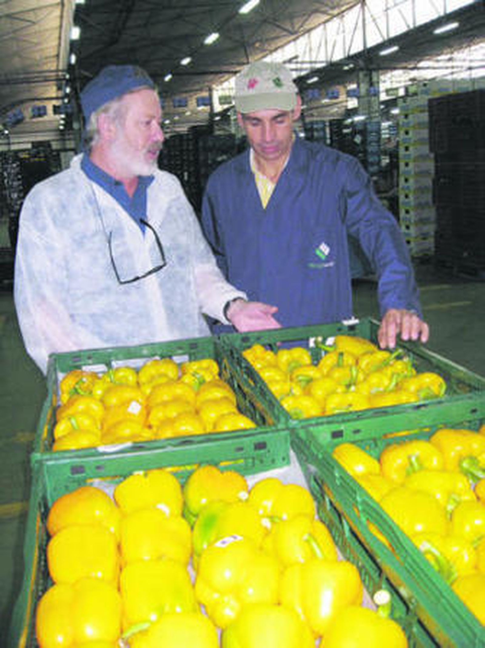 El delegado Juan Deus y el presidente de Murgiverde, Manuel Galdeano.