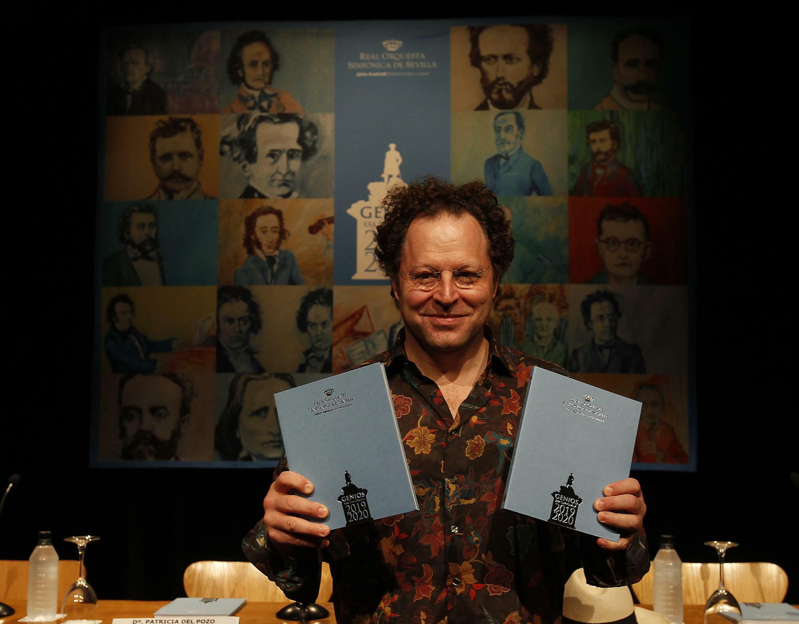 John Axelrod justo antes de la presentación de la próxima temporada de la ROSS