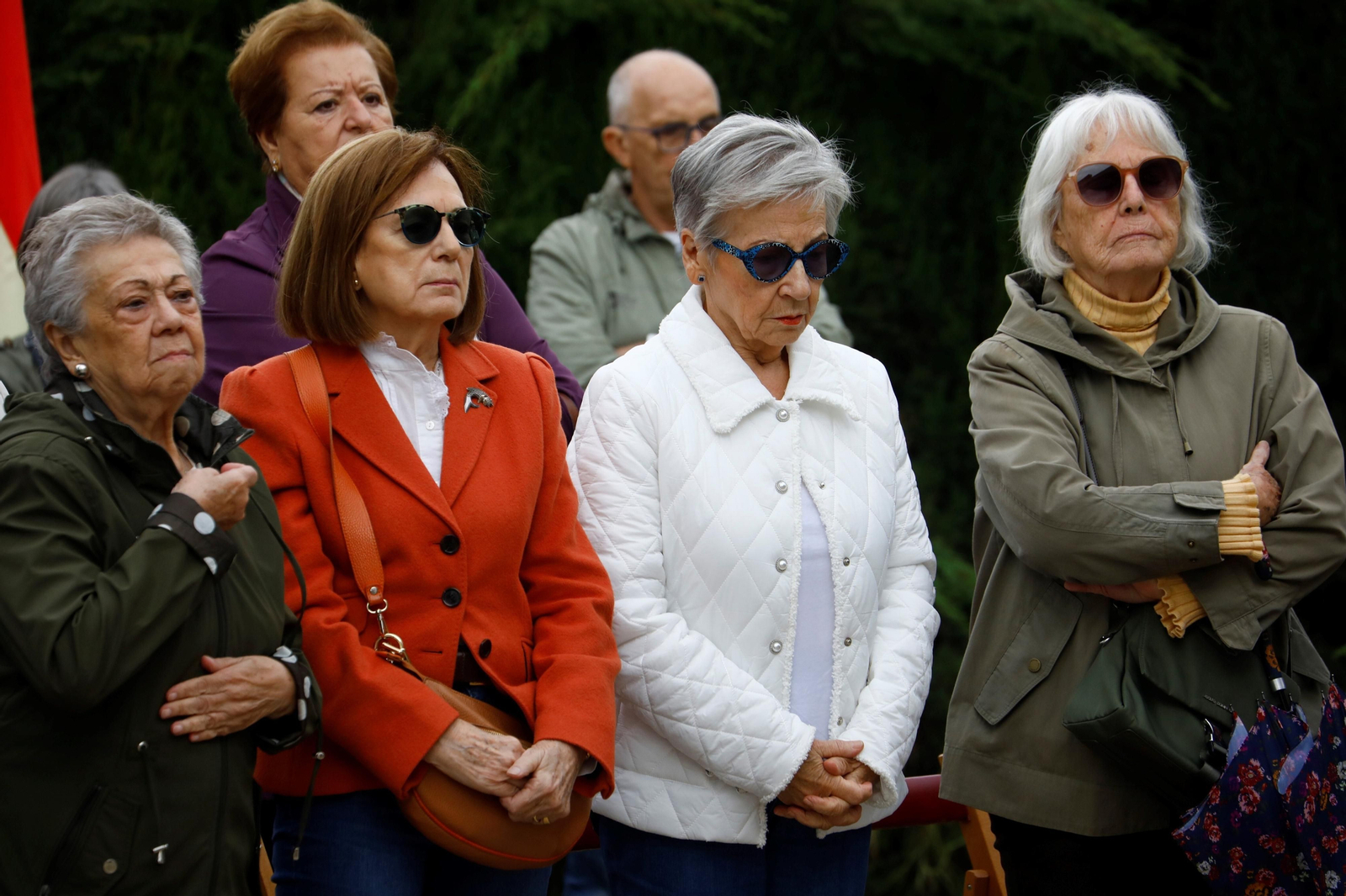 El acto de homenaje previo a las exhumaciones de las fosas en la Salud, en imágenes