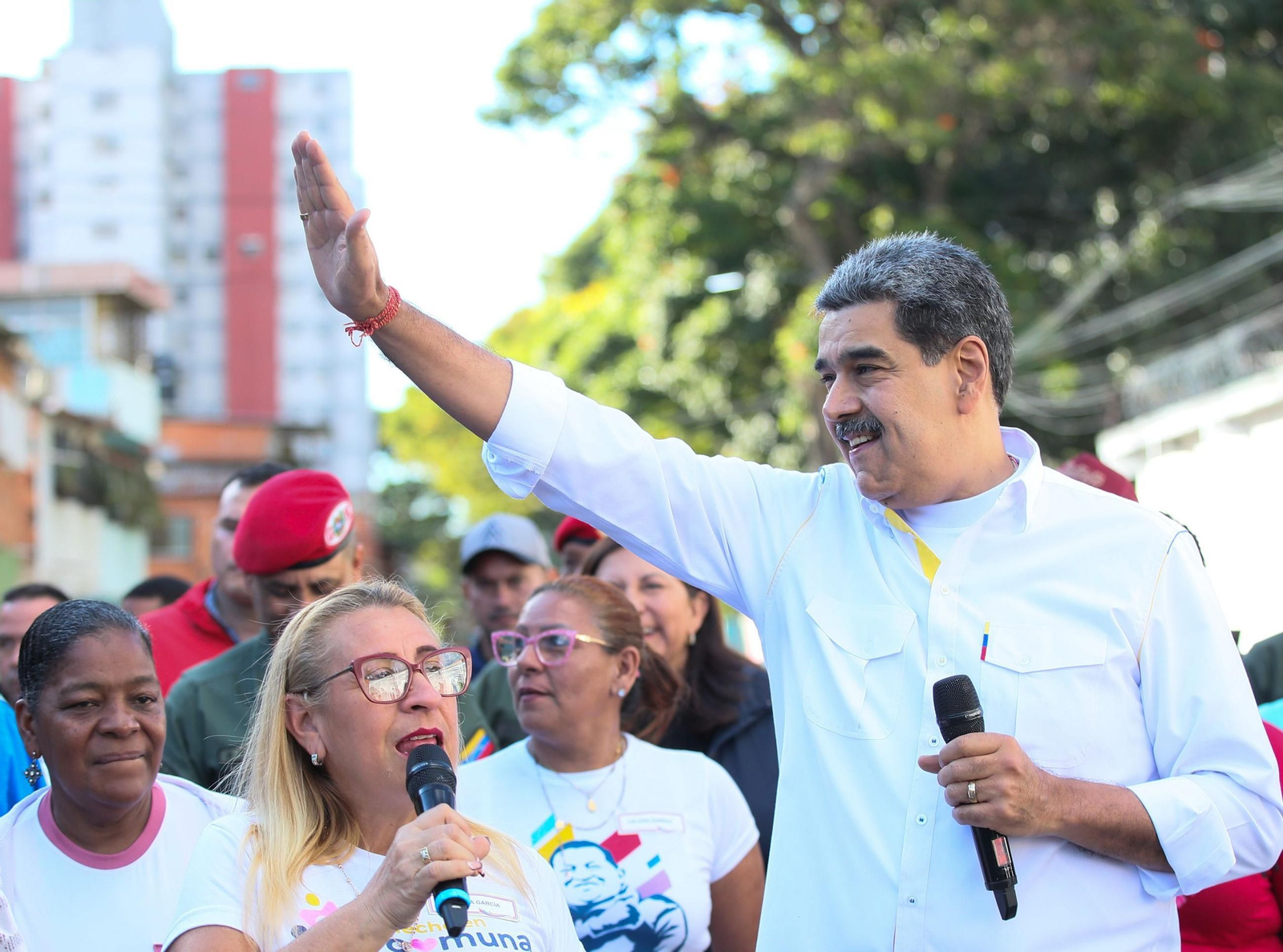El presidente de Venezuela, Nicolás Maduro, durante una visita a una comuna en Caracas.
