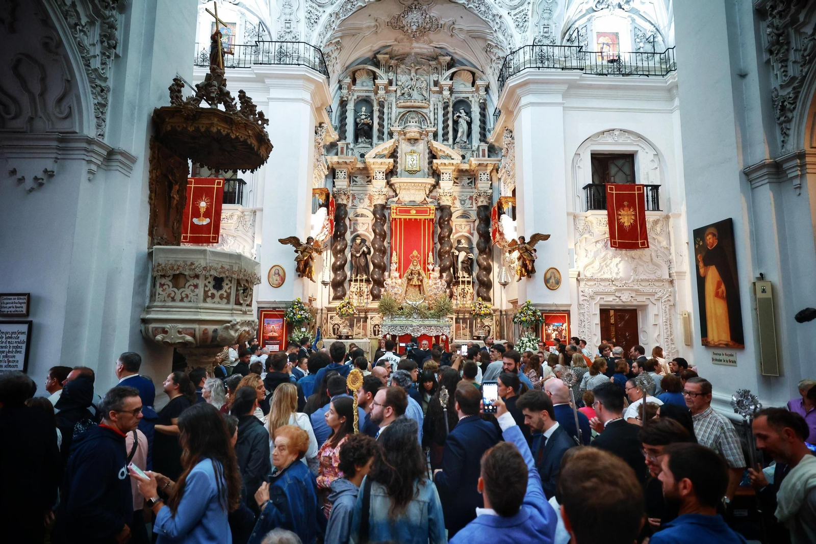 Las imágenes de la suspensión de la procesión de la Patrona de Cádiz