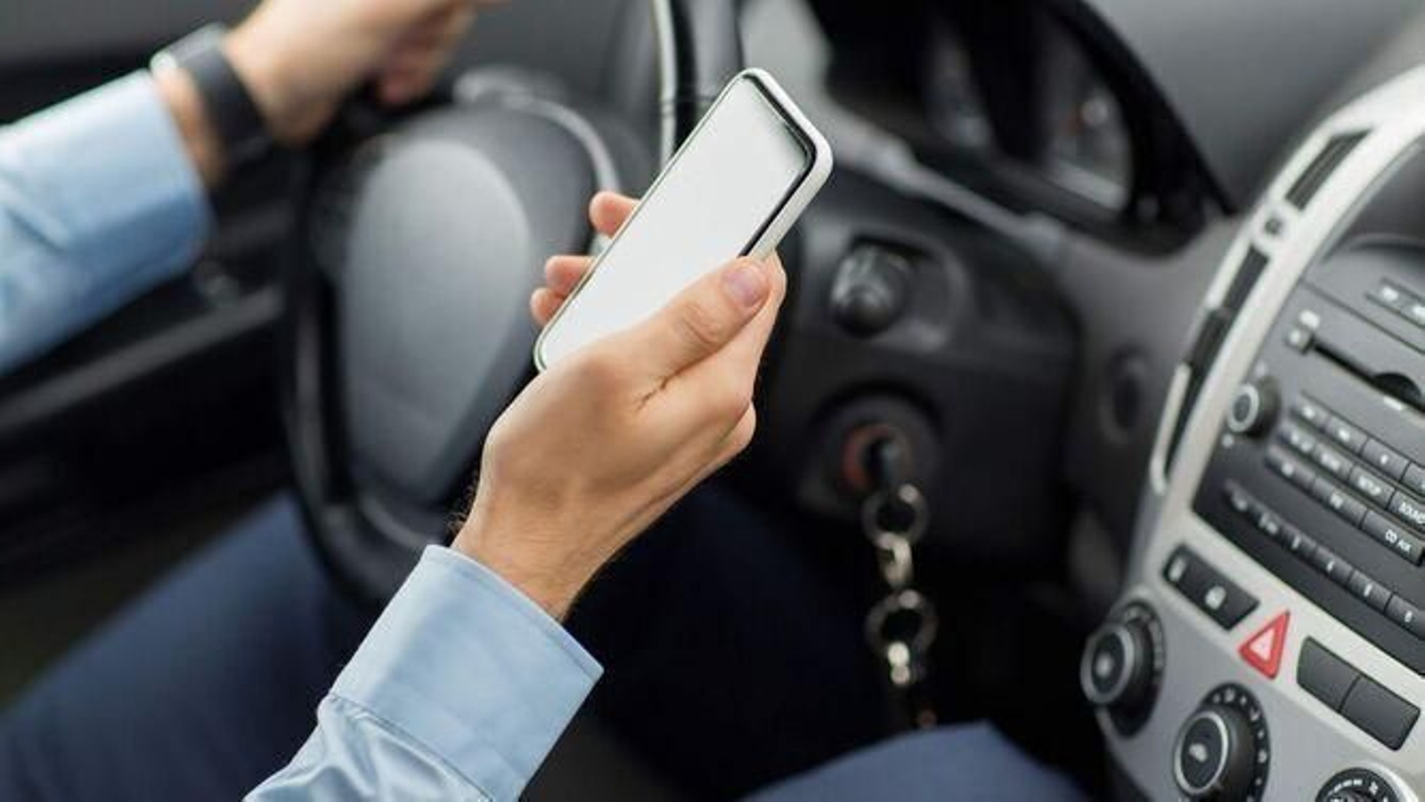 DGT: las nuevas infracciones que te costarán puntos del carnet .