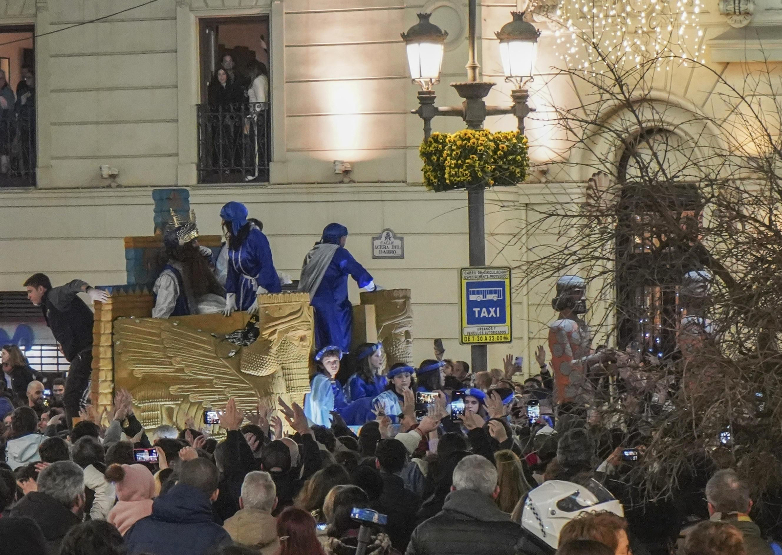 La cabalgata de los Reyes Magos de Granada, en imágenes