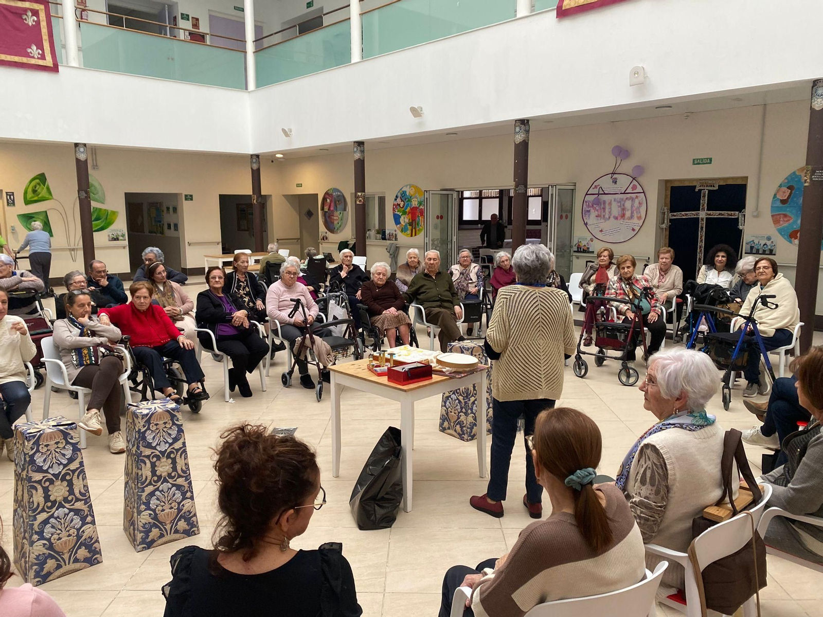 Fotos de las actividades de Cuaresma en el centro de mayores de Asansull de La Línea